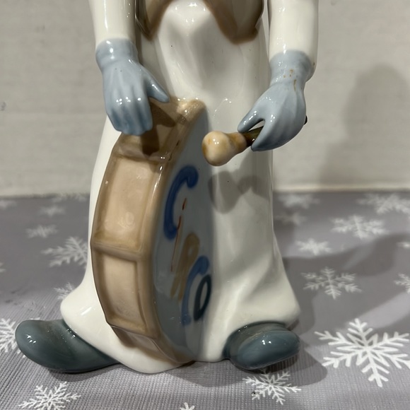 Casades Clown Circus Drum Porcelain Figurine, Made in Spain. - Picture 6 of 7